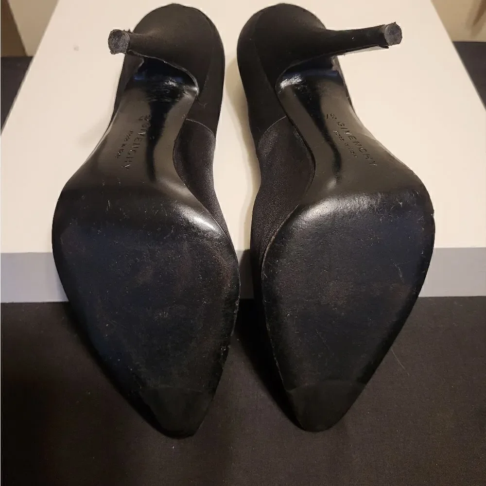 Givenchy Paris Black Peau de Soie Pumps Sz. 6.5 US/37 EU Ret$1175 Made in Italy